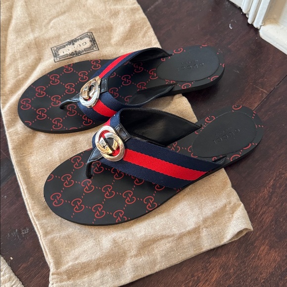 EUC women’s Gucci sandals - Picture 1 of 4